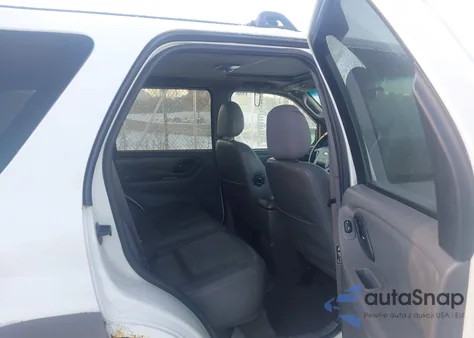 2002 Ford Escape Xlt from USA, damaged, VIN 1FMYU03122KC73150